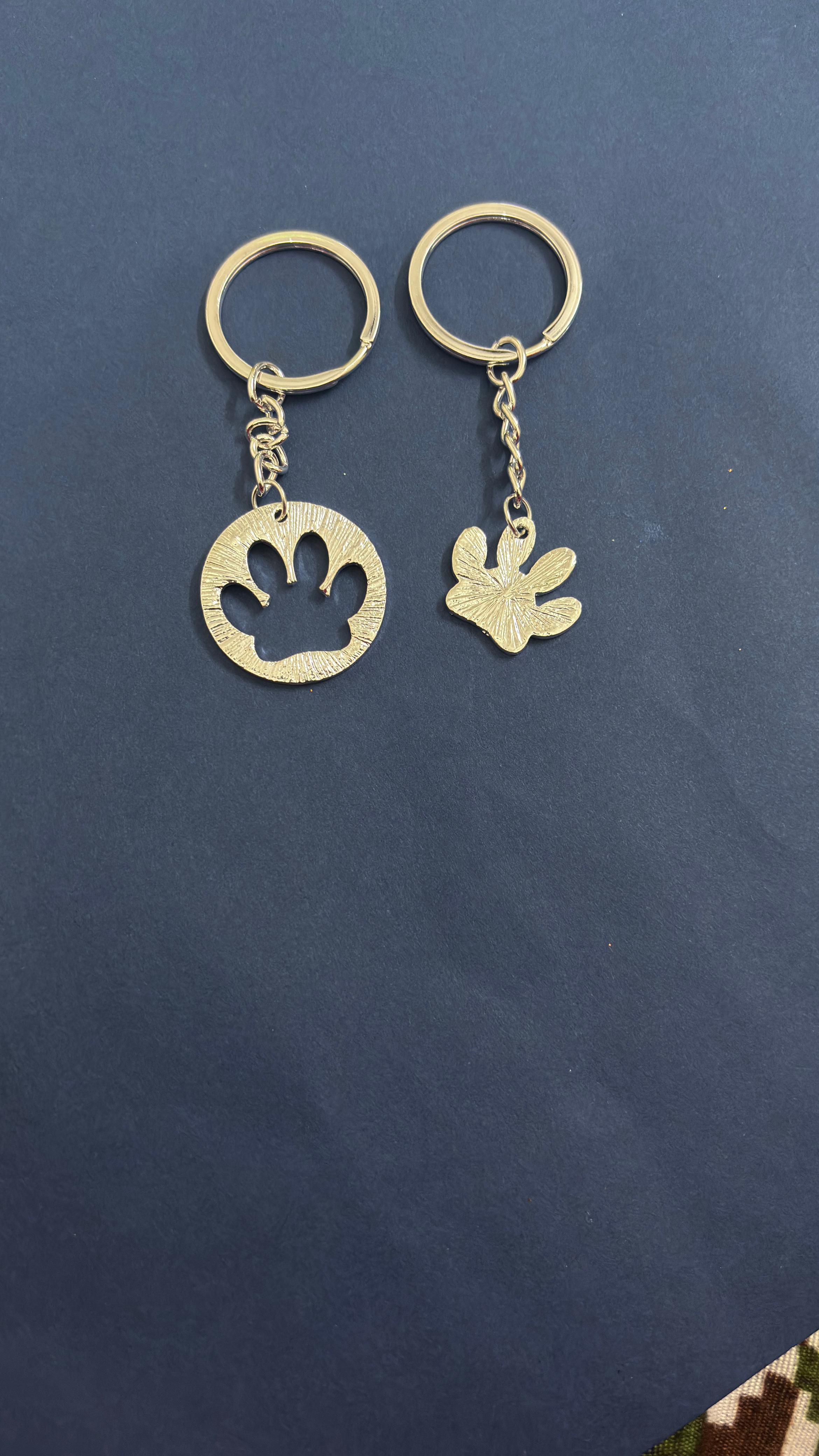 Cat paws keychain