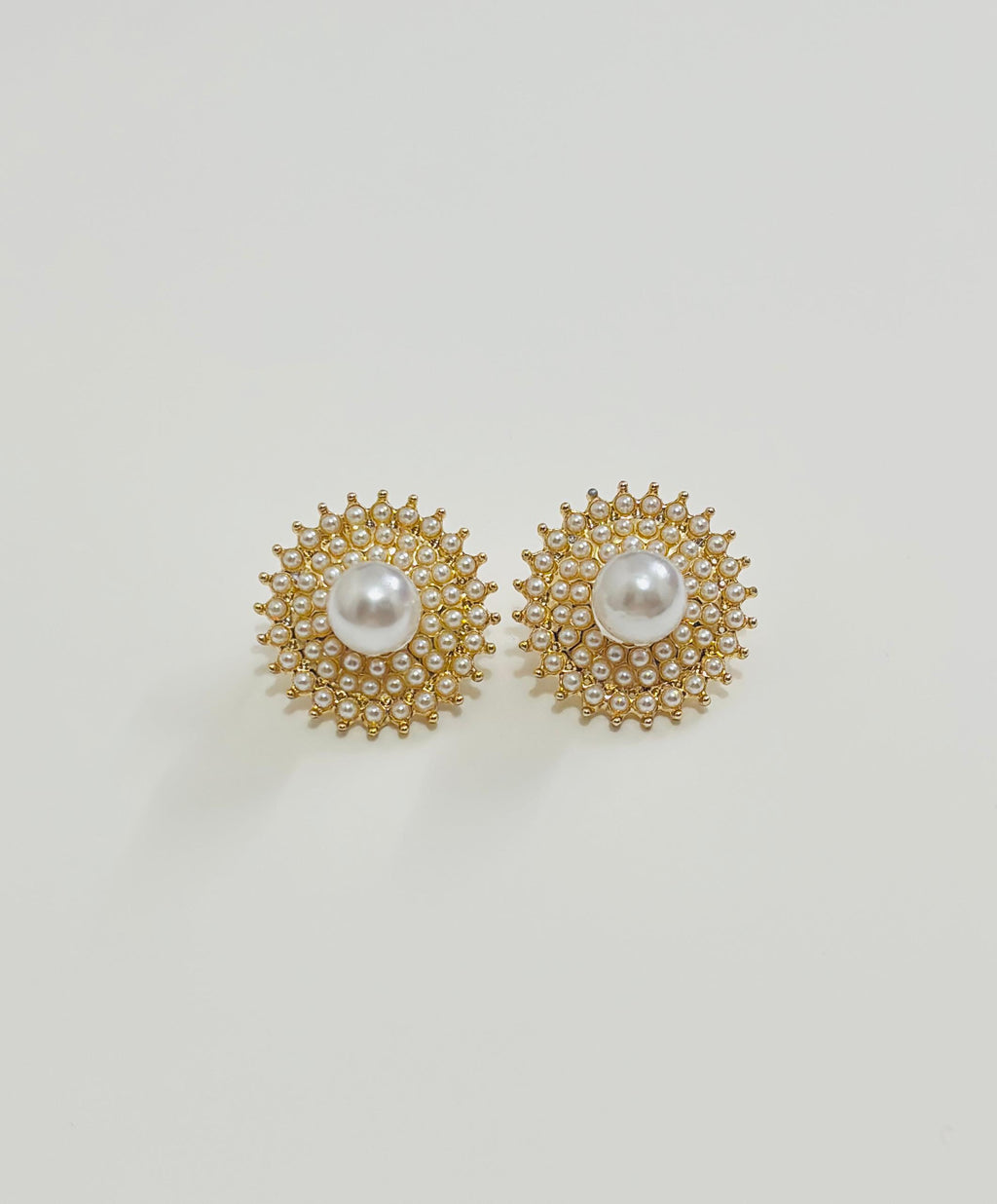 Queen's Pearl Stud Earrings